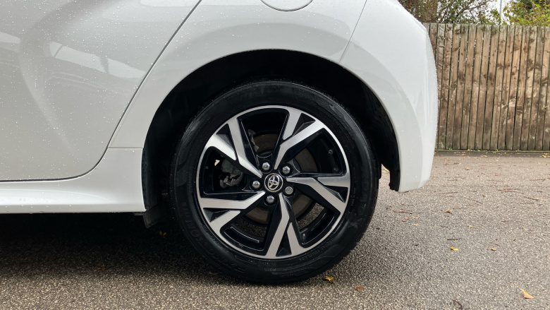 Toyota Yaris 1.5 Hybrid Design 5dr CVT Hybrid Hatchback